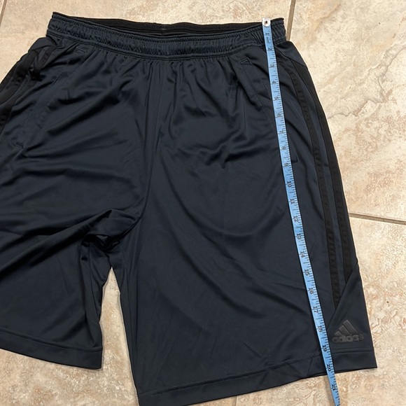 New with no tag ADIDAS shorts, size M - Picture 9 of 11